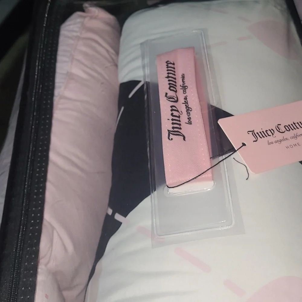 Juicy Couture Black and White 8-Piece Bed Set - King